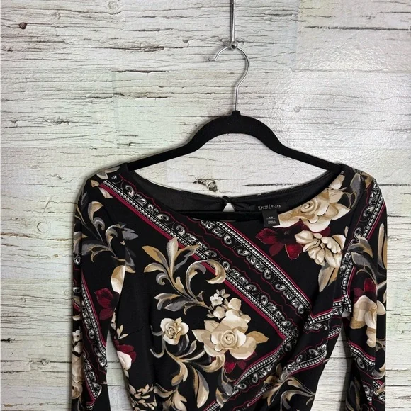 White House black market floral size xs long sleeve - Picture 3 of 5